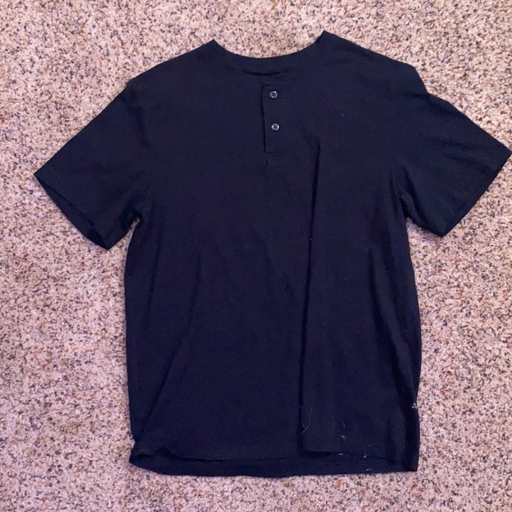 Black t-shirt